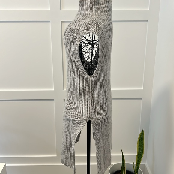 Wilfred Long Sweater Vest Sz Small - Picture 2 of 5